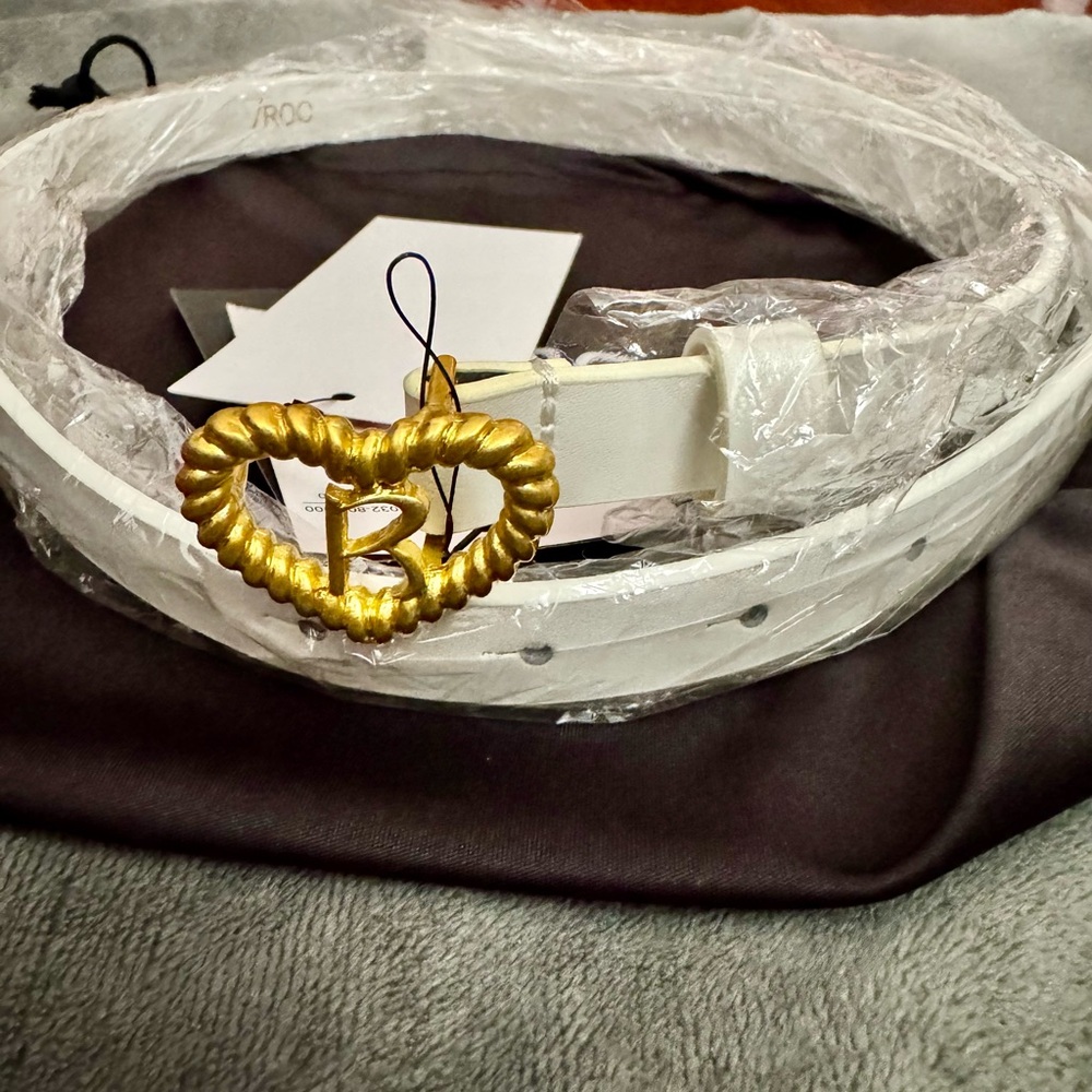 White Belt with Gold Heart Buckle